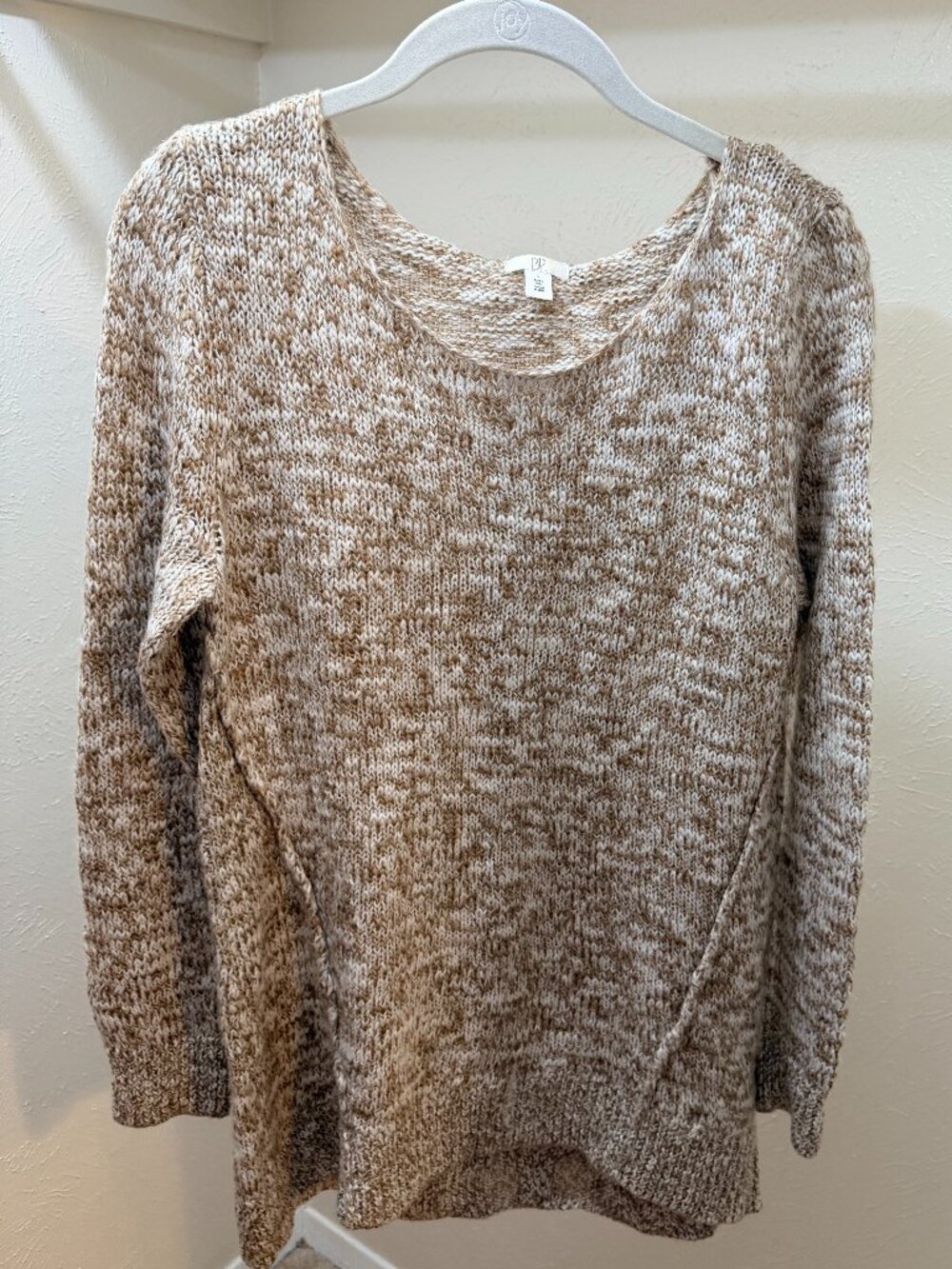 BP Neutral Sweater Size Large